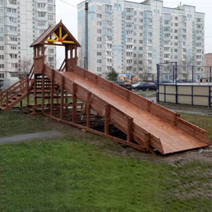 Зимние горки с длиной ската от 5 до 10м.