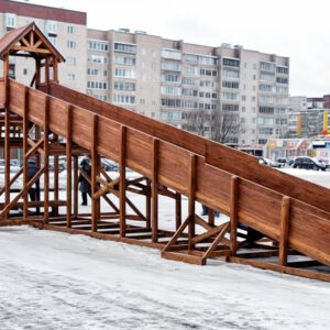 Зимняя деревянная заливная горка Морозко 12м (пропитка) фото 1